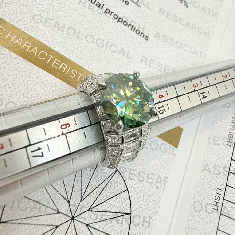 4ct Green Moissanite Ring on Au750 18k Gold Over S925 - Picture 5 of 15